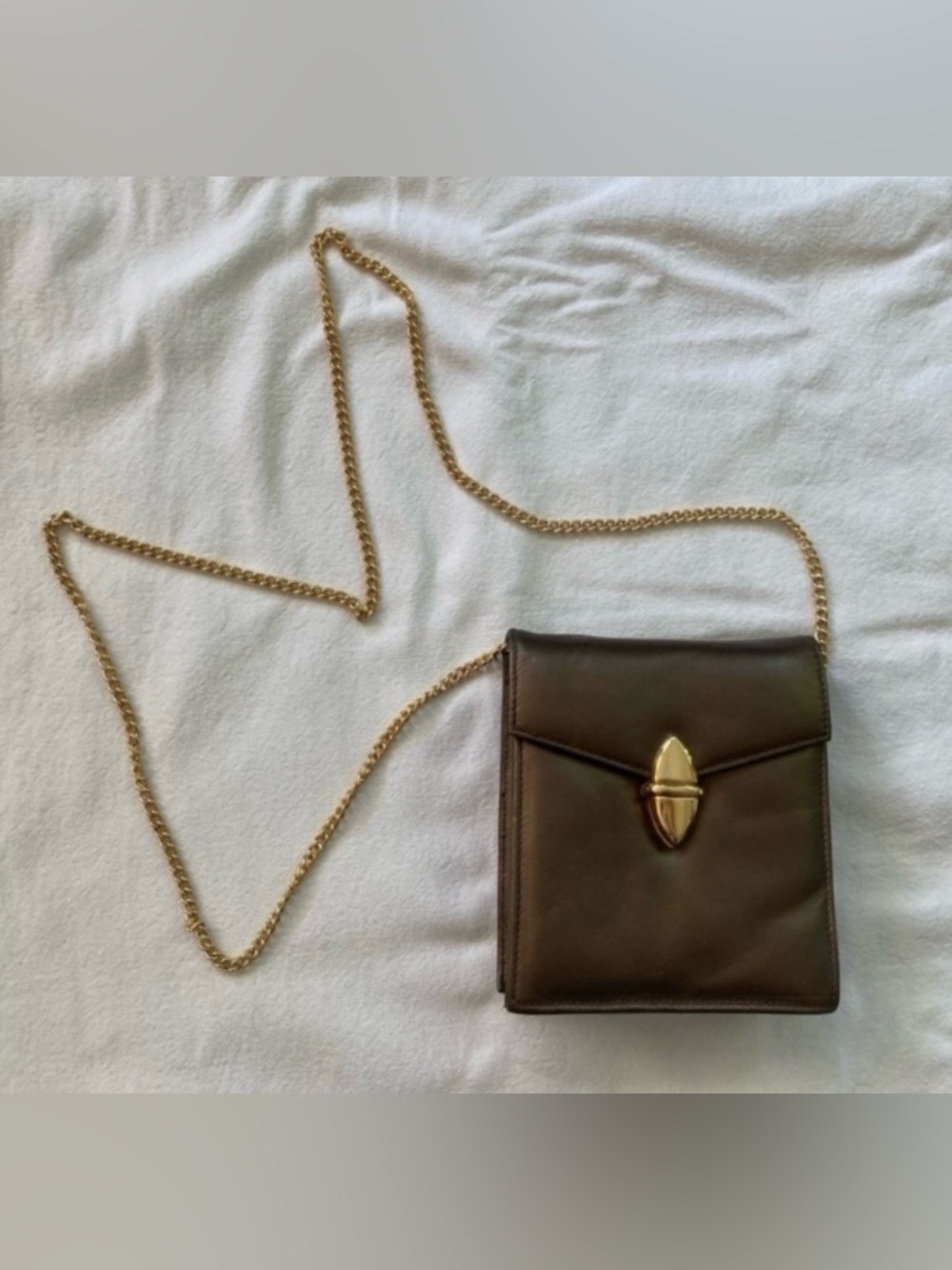 Susan Gail Vintage Brown Crossbody Bag with Gold Chain Elegant Versatile